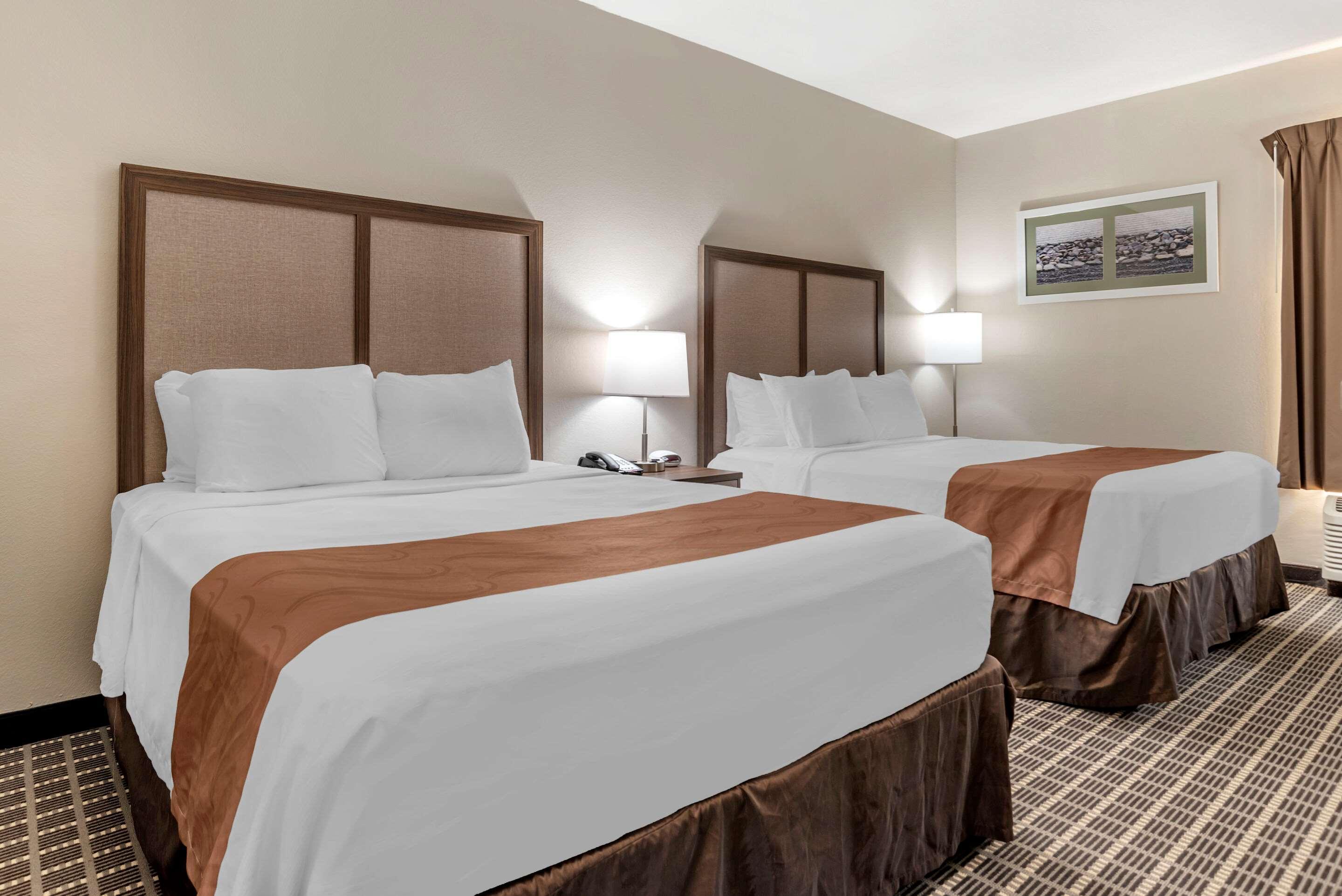 Quality Inn モートリー エクステリア 写真