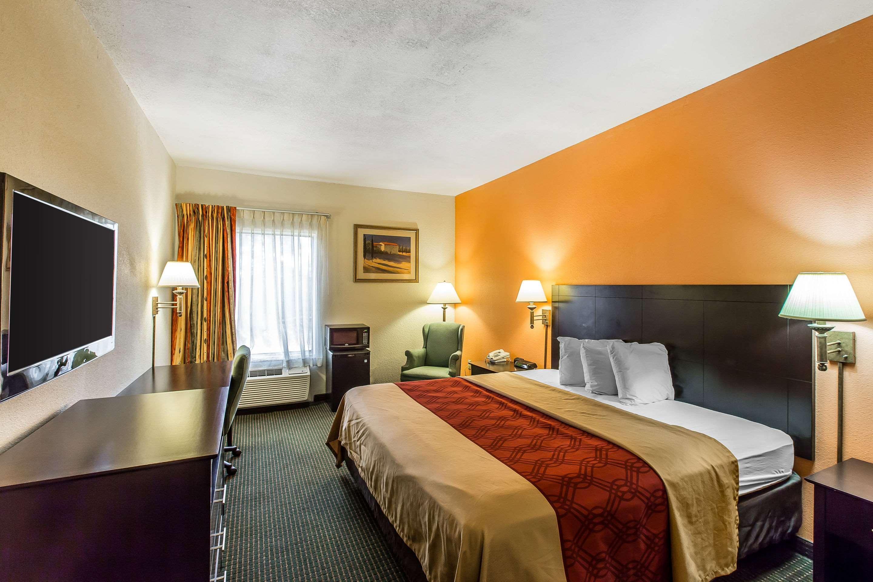 Quality Inn モートリー エクステリア 写真