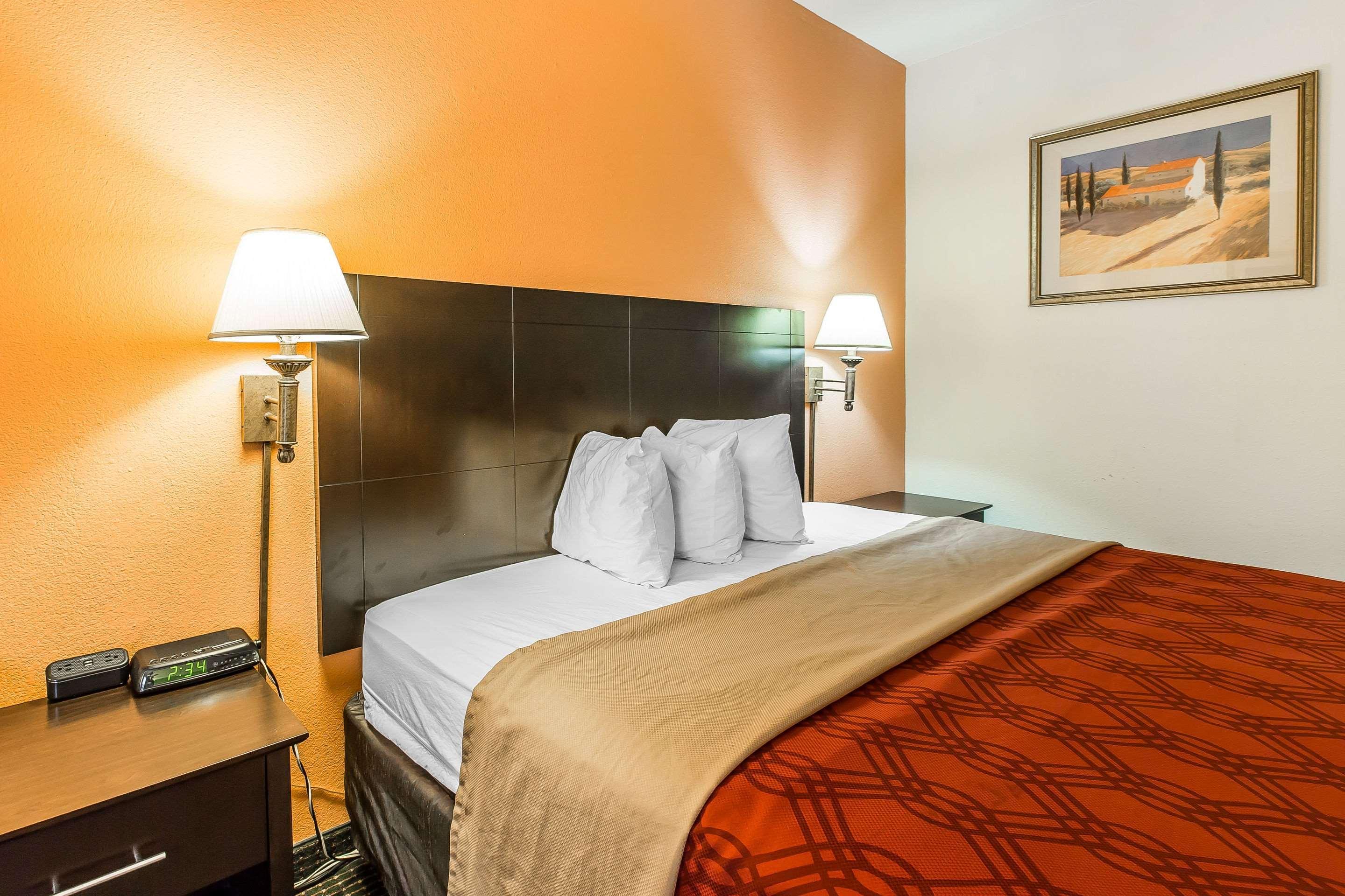 Quality Inn モートリー エクステリア 写真