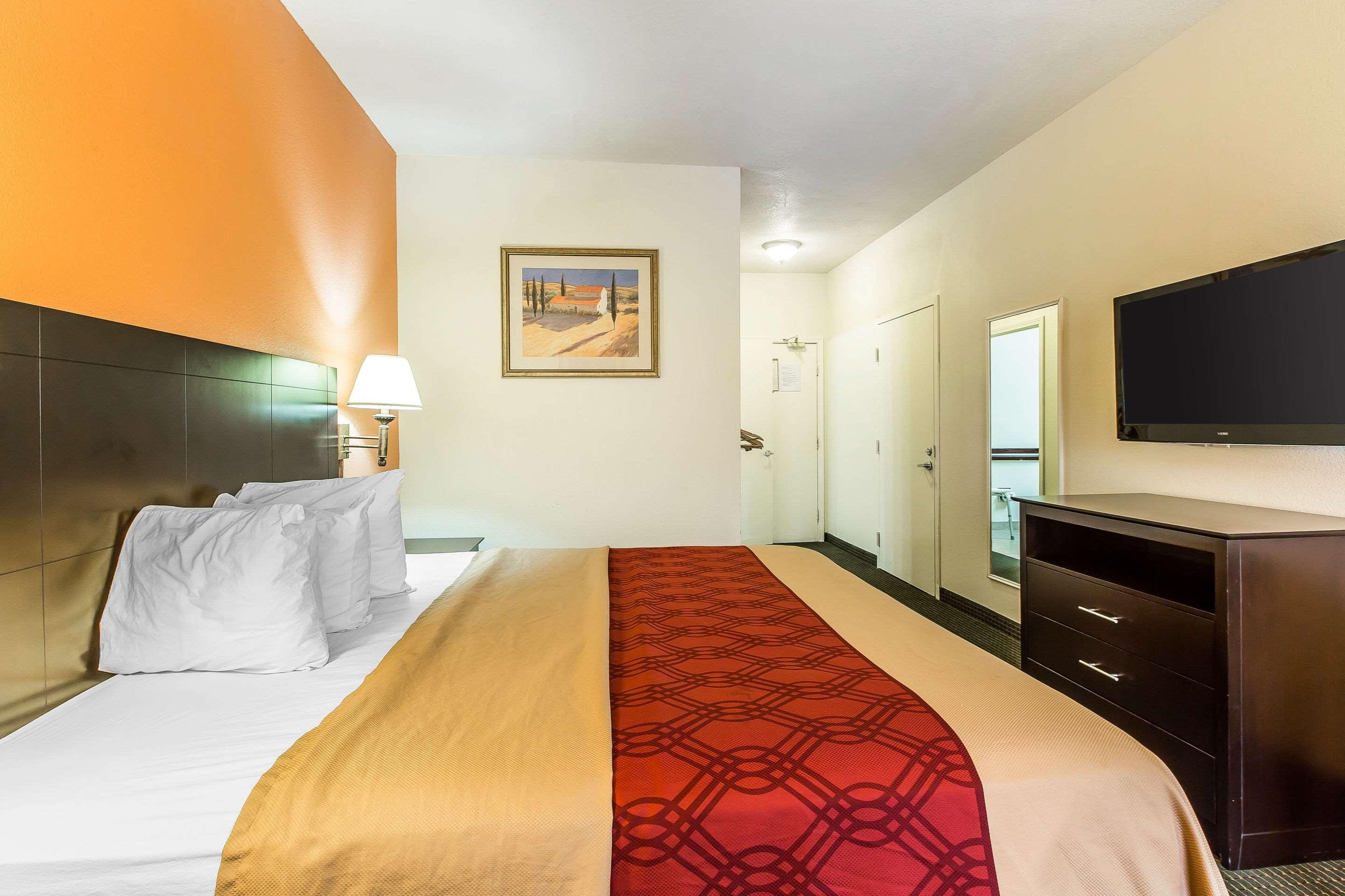 Quality Inn モートリー エクステリア 写真