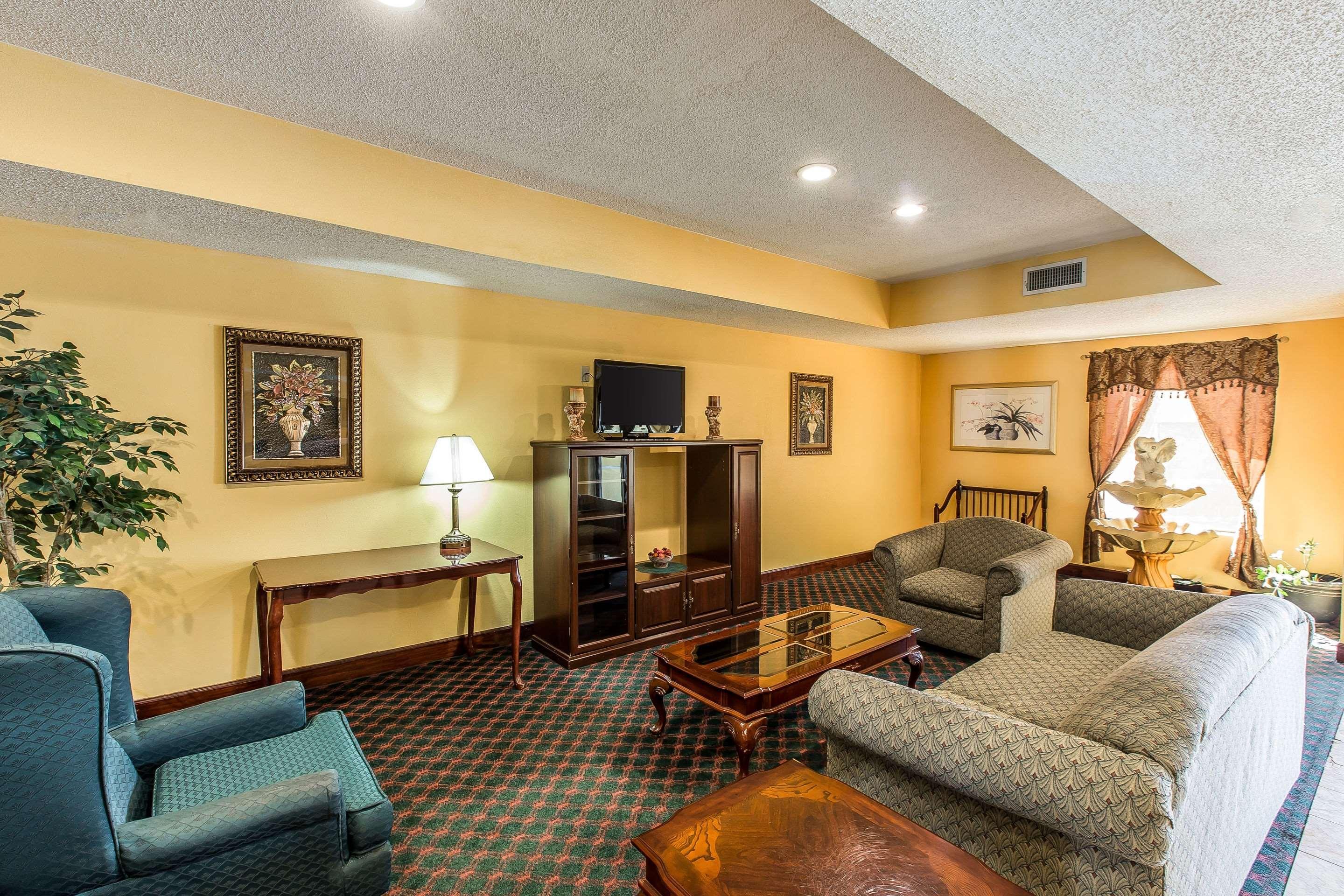 Quality Inn モートリー エクステリア 写真