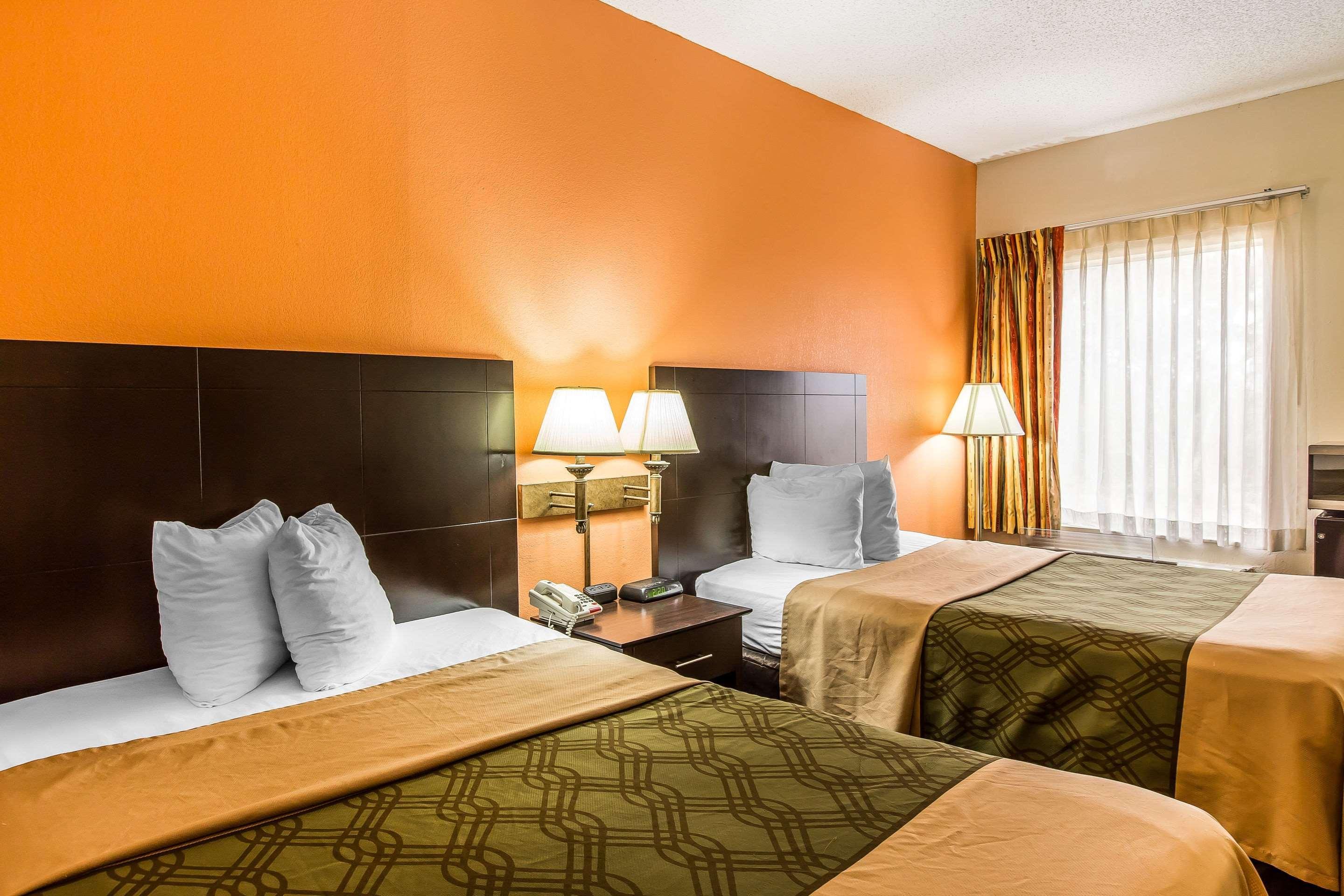 Quality Inn モートリー エクステリア 写真