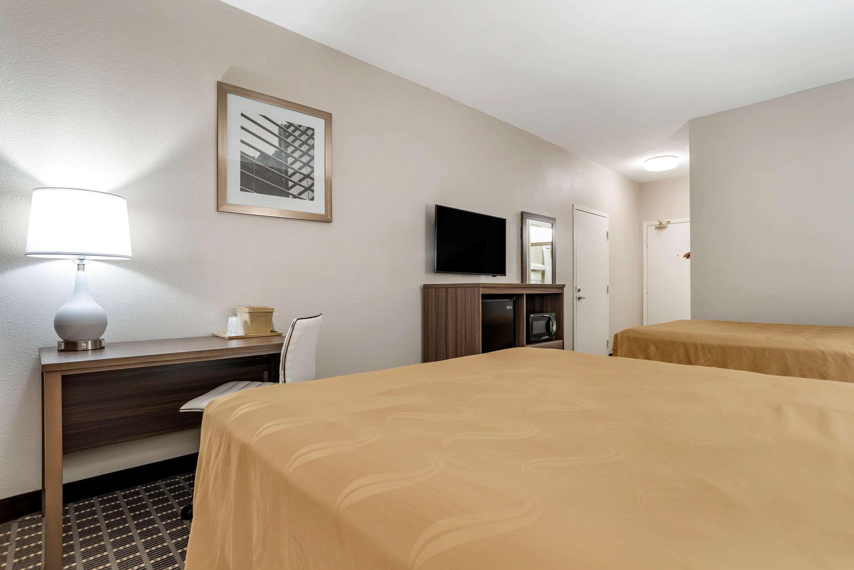 Quality Inn モートリー エクステリア 写真