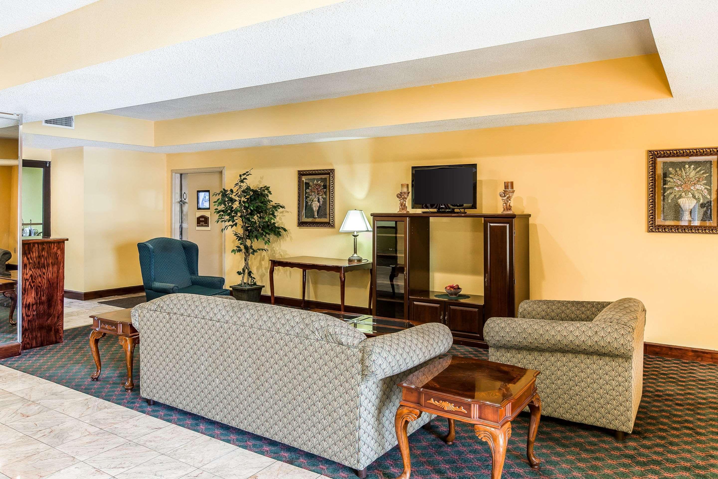 Quality Inn モートリー エクステリア 写真