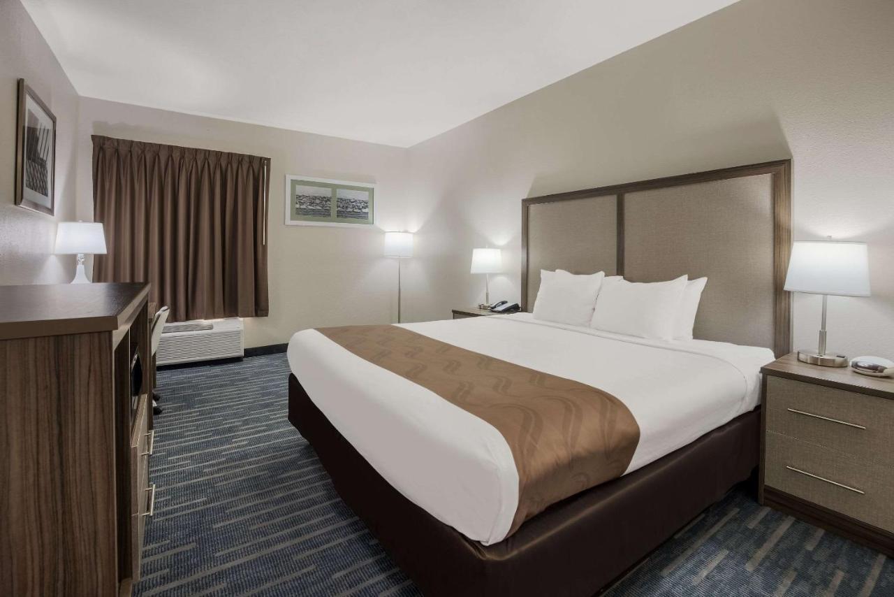 Quality Inn モートリー エクステリア 写真