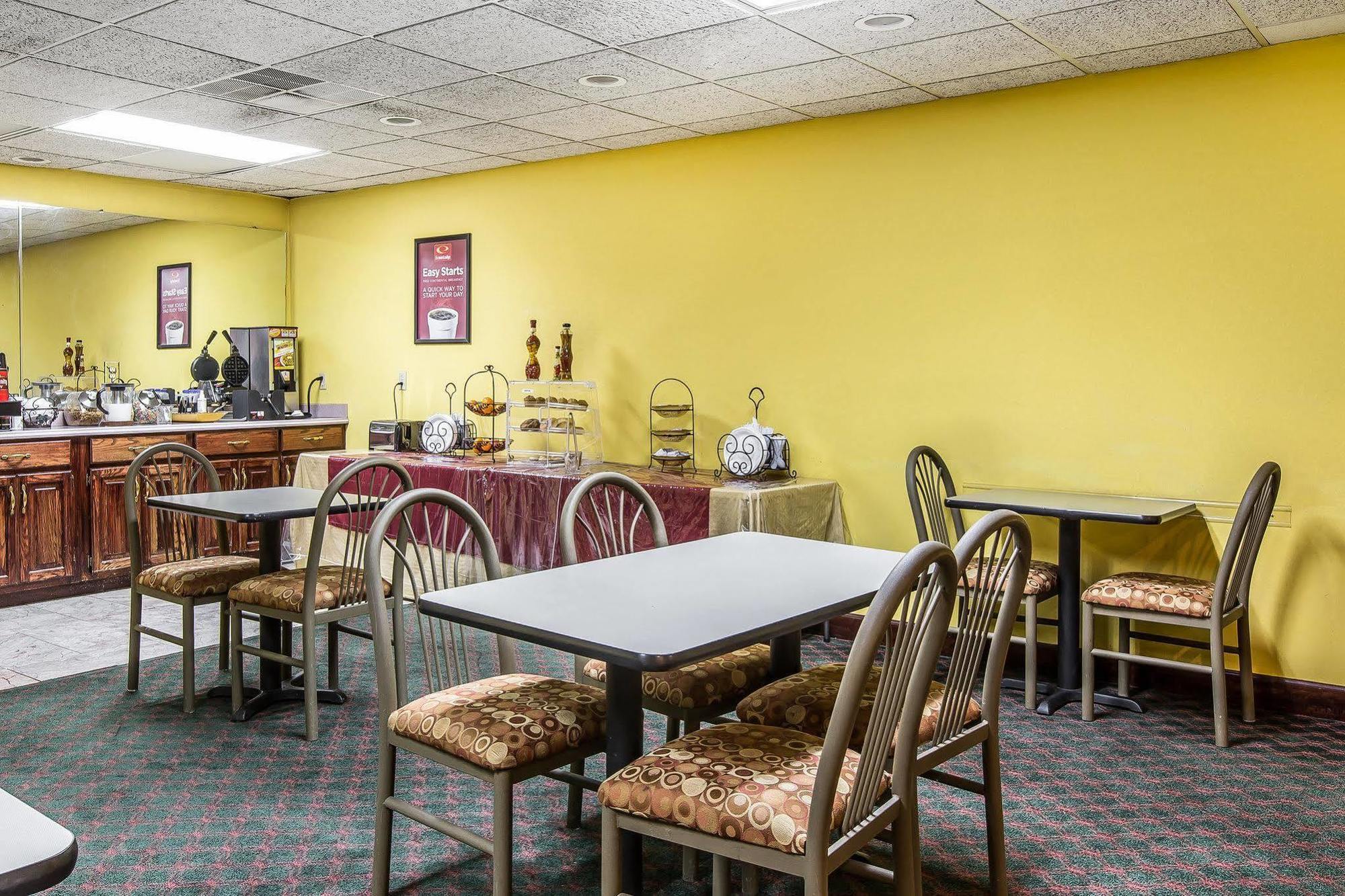 Quality Inn モートリー エクステリア 写真